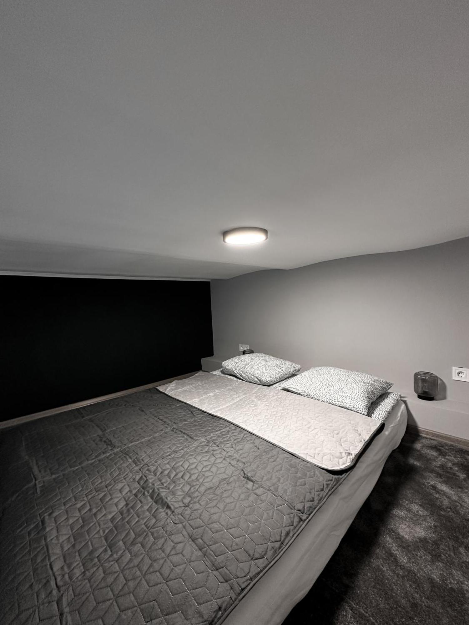 Ya House Aparthotel Будапеща Стая снимка